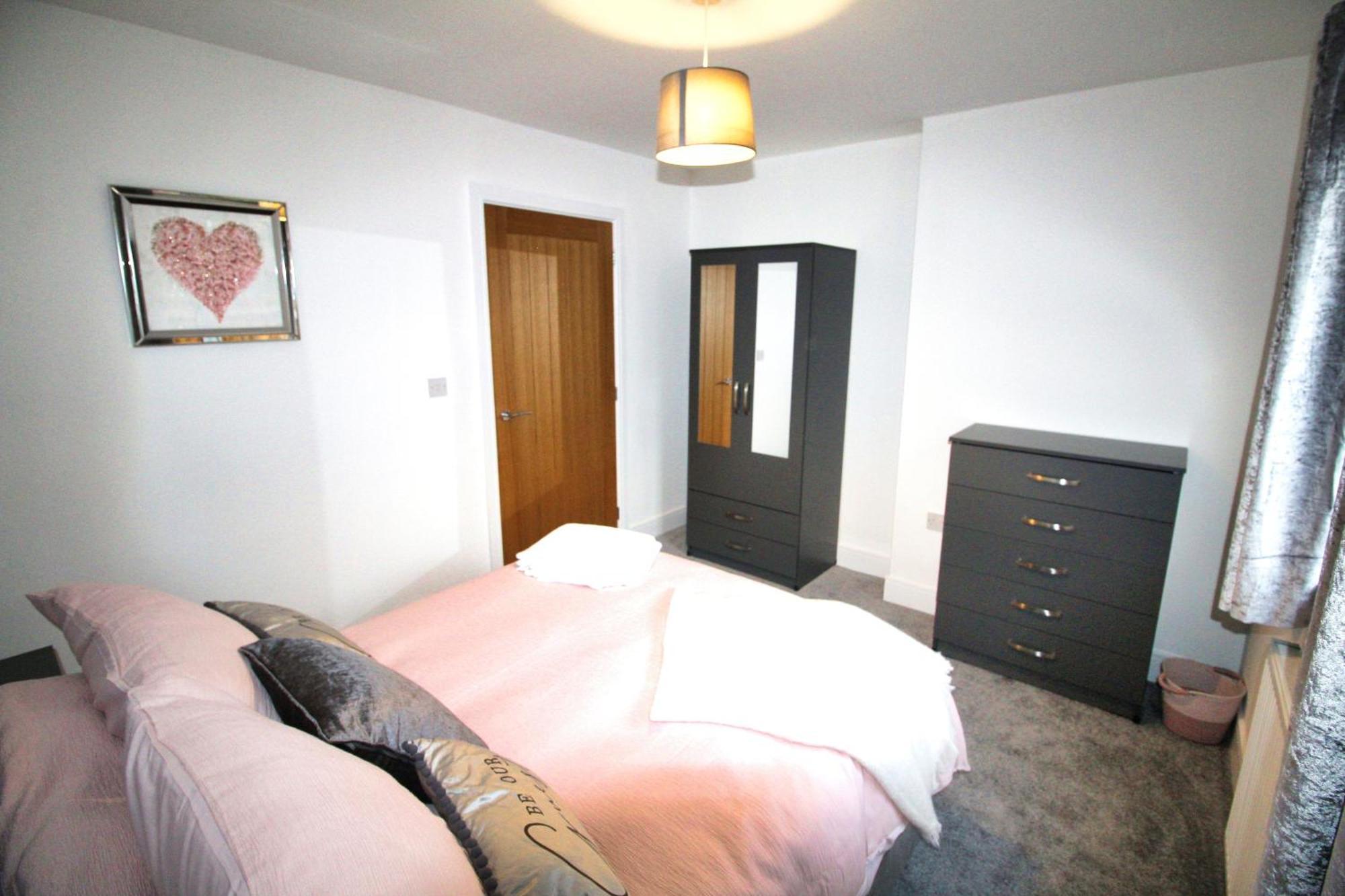 Rotherham - Rawmarsh - Great Customer Feedback - 2 Bed Bungalow - New Build - High End Furnishings - Wheel Chair Accessible - Large Enclosed Garden - Dog Friendly Esterno foto