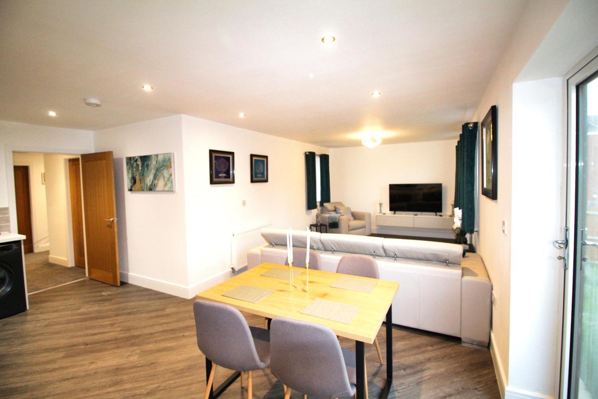 Rotherham - Rawmarsh - Great Customer Feedback - 2 Bed Bungalow - New Build - High End Furnishings - Wheel Chair Accessible - Large Enclosed Garden - Dog Friendly Esterno foto
