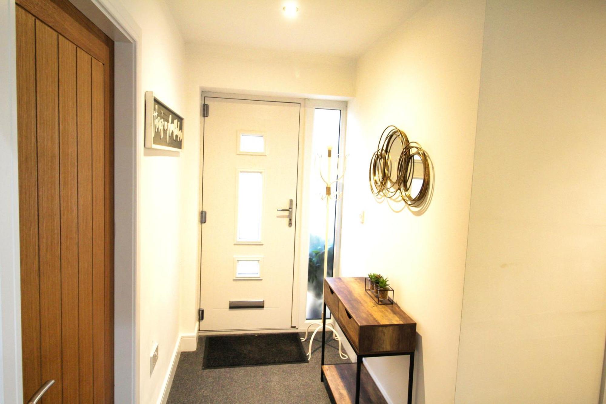 Rotherham - Rawmarsh - Great Customer Feedback - 2 Bed Bungalow - New Build - High End Furnishings - Wheel Chair Accessible - Large Enclosed Garden - Dog Friendly Esterno foto