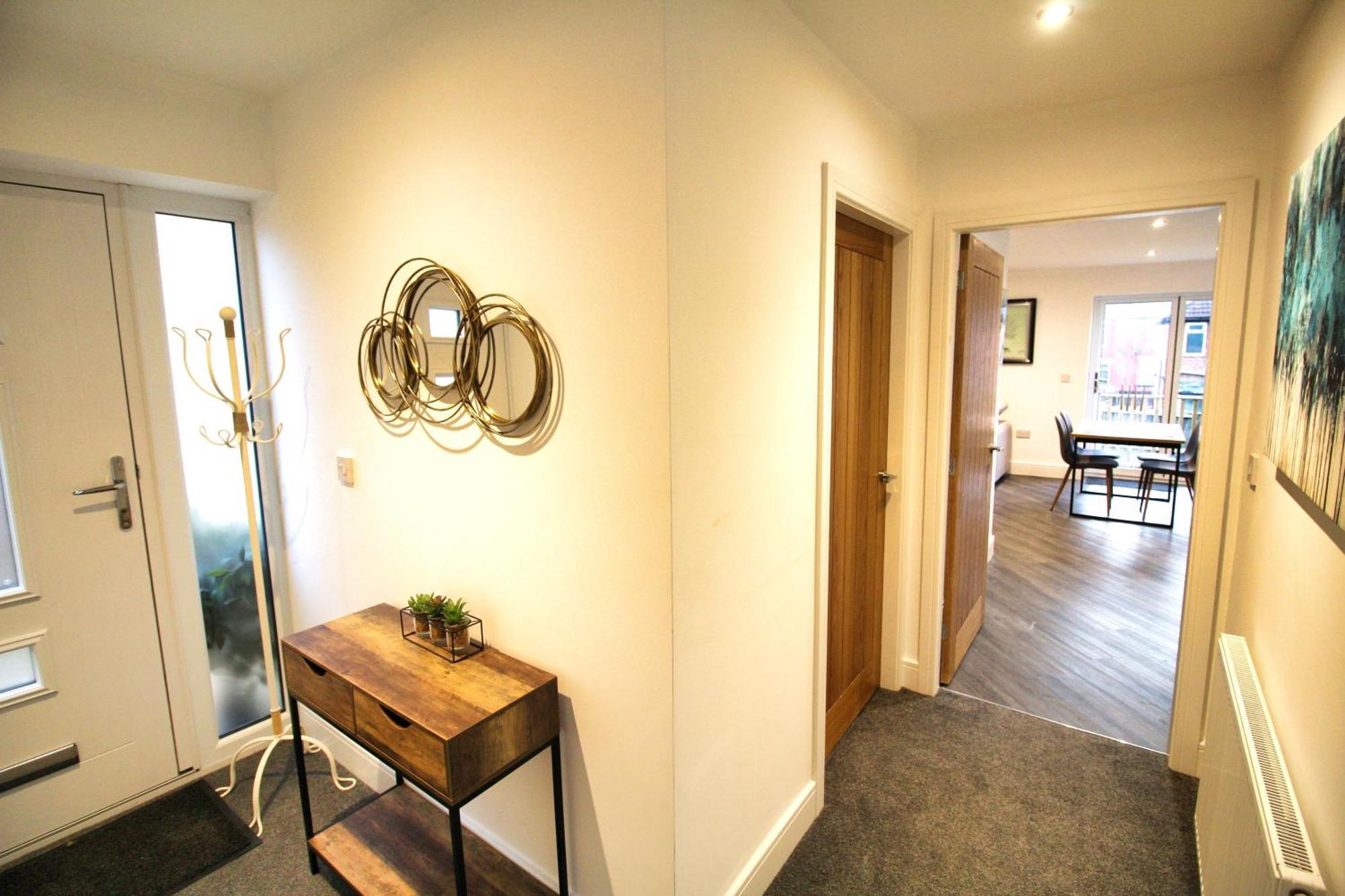 Rotherham - Rawmarsh - Great Customer Feedback - 2 Bed Bungalow - New Build - High End Furnishings - Wheel Chair Accessible - Large Enclosed Garden - Dog Friendly Esterno foto